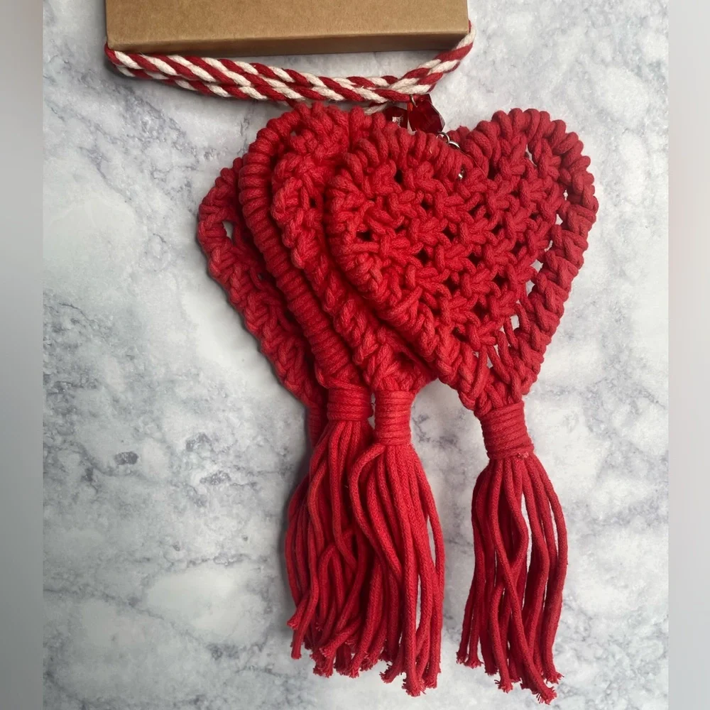Love & Cupcakes 6ft Heart Garland